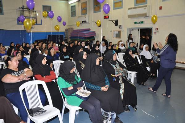 مدرسة الاخوة تنظم امسية للأمهات تحت عنوان "ماما كيف بدي افهم"